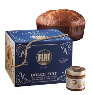 Plain Panettone with jar of Fiat spreadable Cream in vintage box