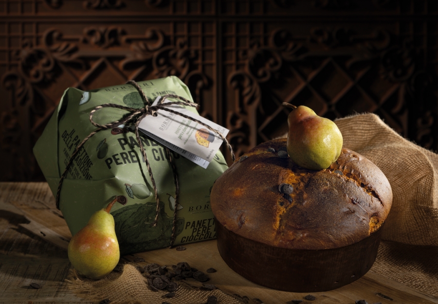 Rustico Collection Panettone with pear chocolate